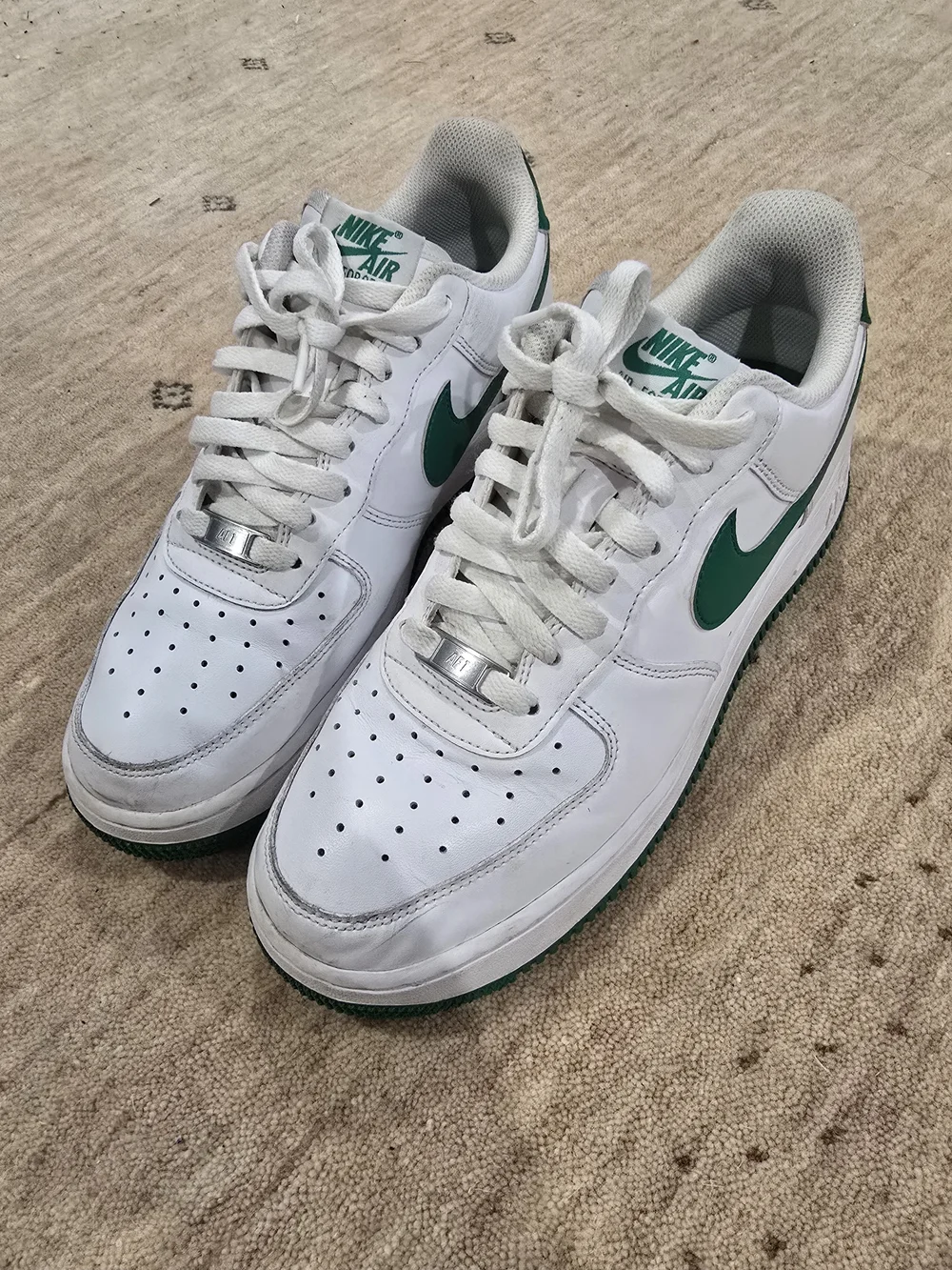 Nike Air Force 1 Low - White with Green Swoosh